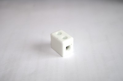 Złączka gwintowa porcelanowa 4mm 1-torowa